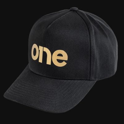 Шапка с козирка Gold One - 01