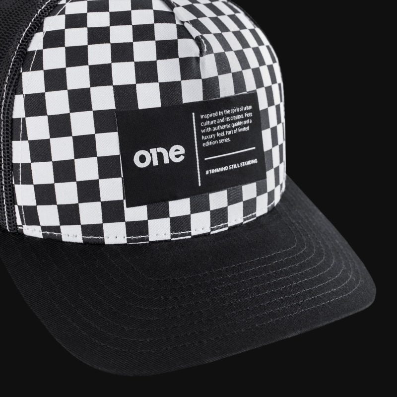 Шапка с козирка Trucker ONE - 03