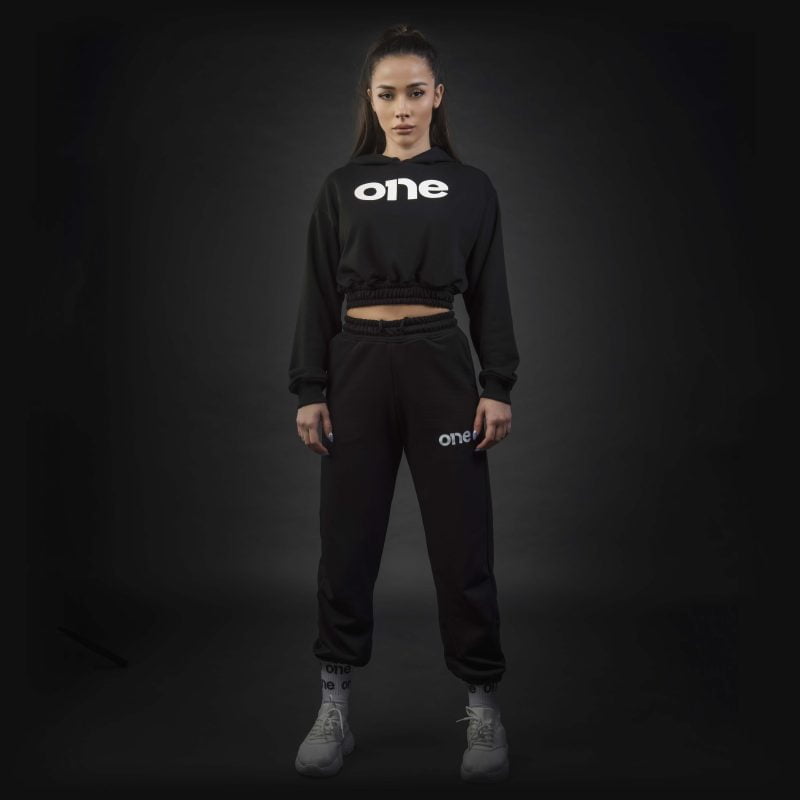 Дамски спортен екип Black Classics - 02
