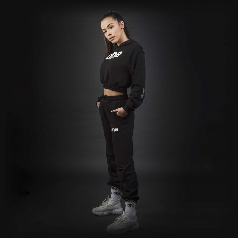 Дамски спортен екип Black Classics - 03