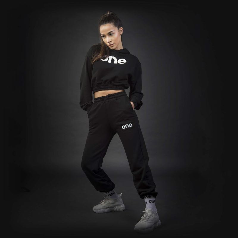 Дамски спортен екип Black Classics - 04