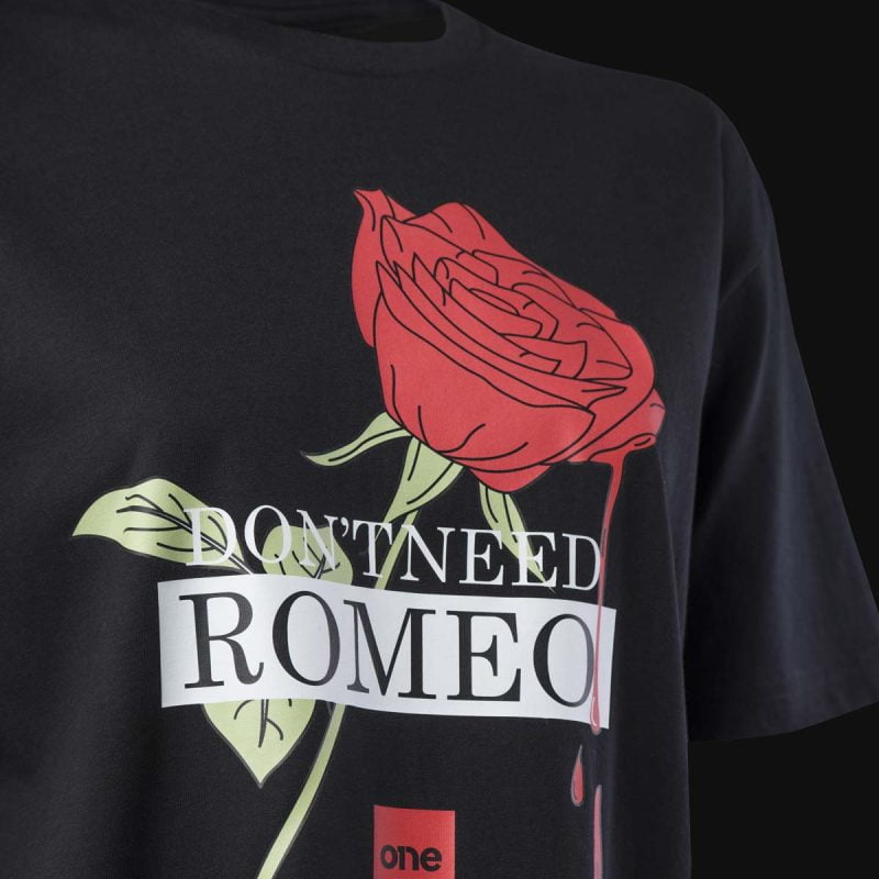 Дамска Широка Тениска Don't Need Romeo - 04